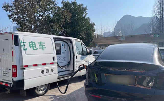 松溪汽车搭电